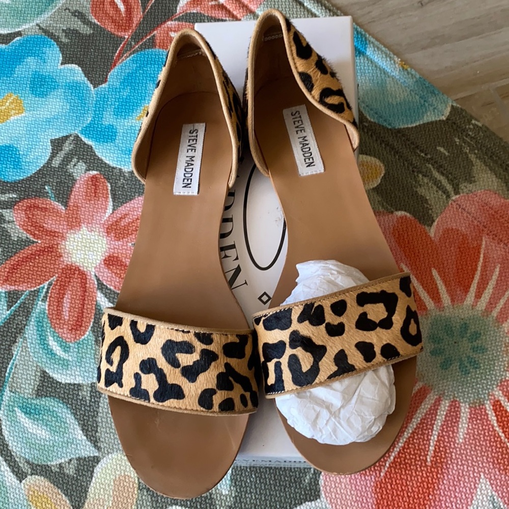 Steve Madden Women's Corey Leopard Flat Sandal